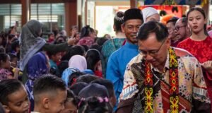 Ibu bapa digesa pantau penggunaan gajet anak