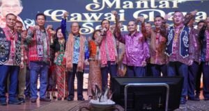 Gereja, Chapel dan wang kerajaan: Di Sebauh, dua saluran dana berbeza menyokong institusi keagamaan bumiputera